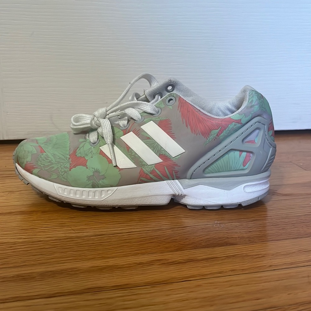 Adidas tennis shoes